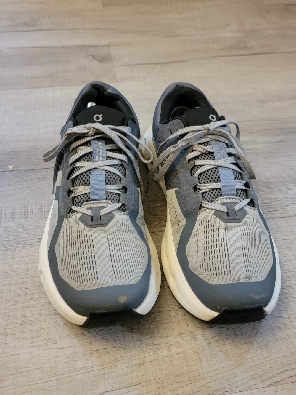 On Running Cloud Men's Running Shoes — Gray/White